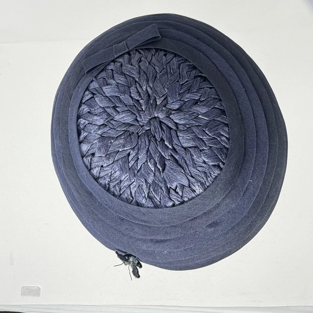 Vintage 1960s Navy Pillbox Hat Raffia Silk Faille Size 22 Jackie‎ O Style